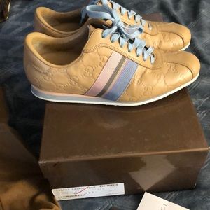 Gucci leather sneaker size 35+ (5.5)